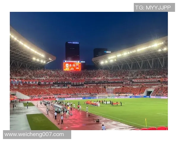 足球巨星微信背景图片展现球场魅力与个人风采让粉丝感受运动激情与荣耀